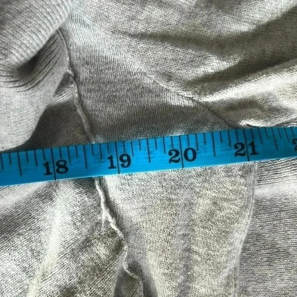 ❤️2/$50❤️[L]Abercrombie &  Fitch Ruffled Sleeves Cotton Blend L S Sweater - Picture 7 of 9